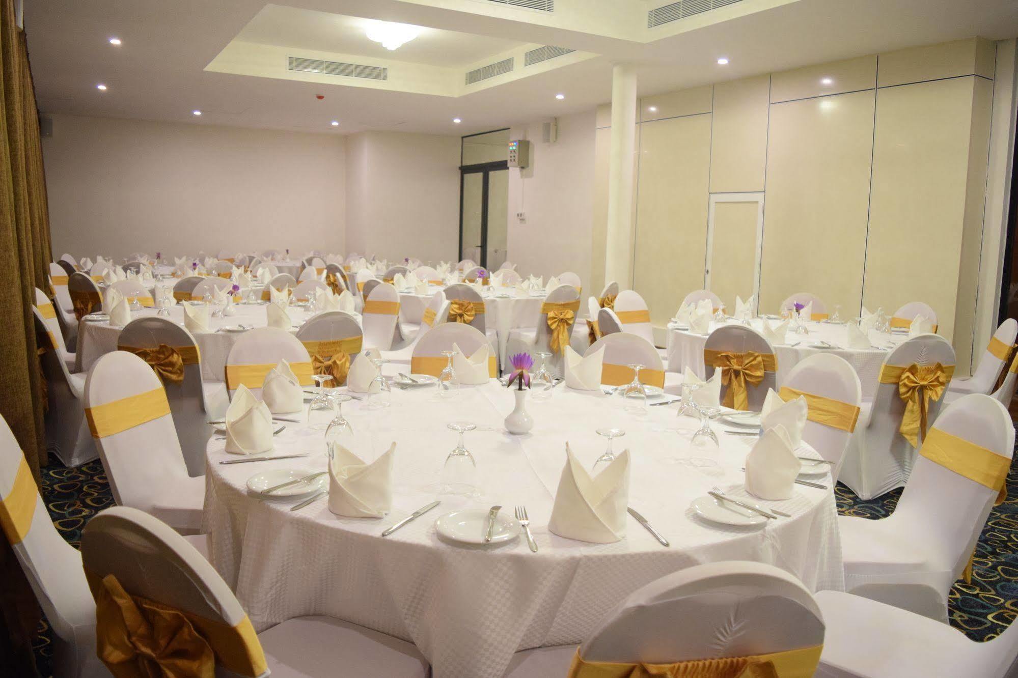 อนาร์วา เมาน์ ลาวิเนีย Hotel Dehiwala-Mount Lavinia ภายนอก รูปภาพ